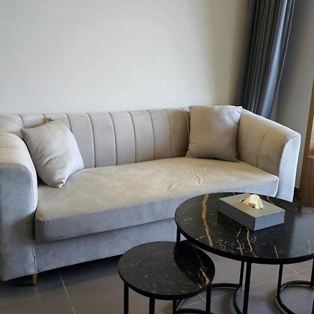The Luxe Living Hotel Noida Buitenkant foto