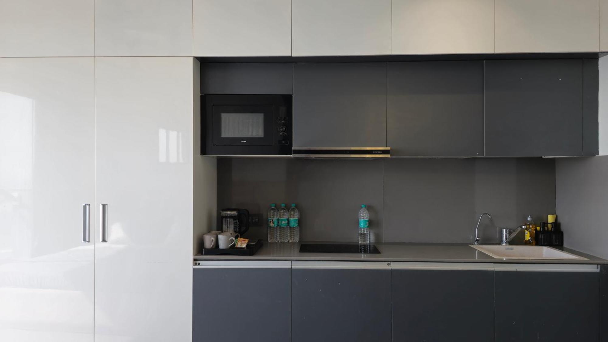 The Luxe Living Hotel Noida Buitenkant foto