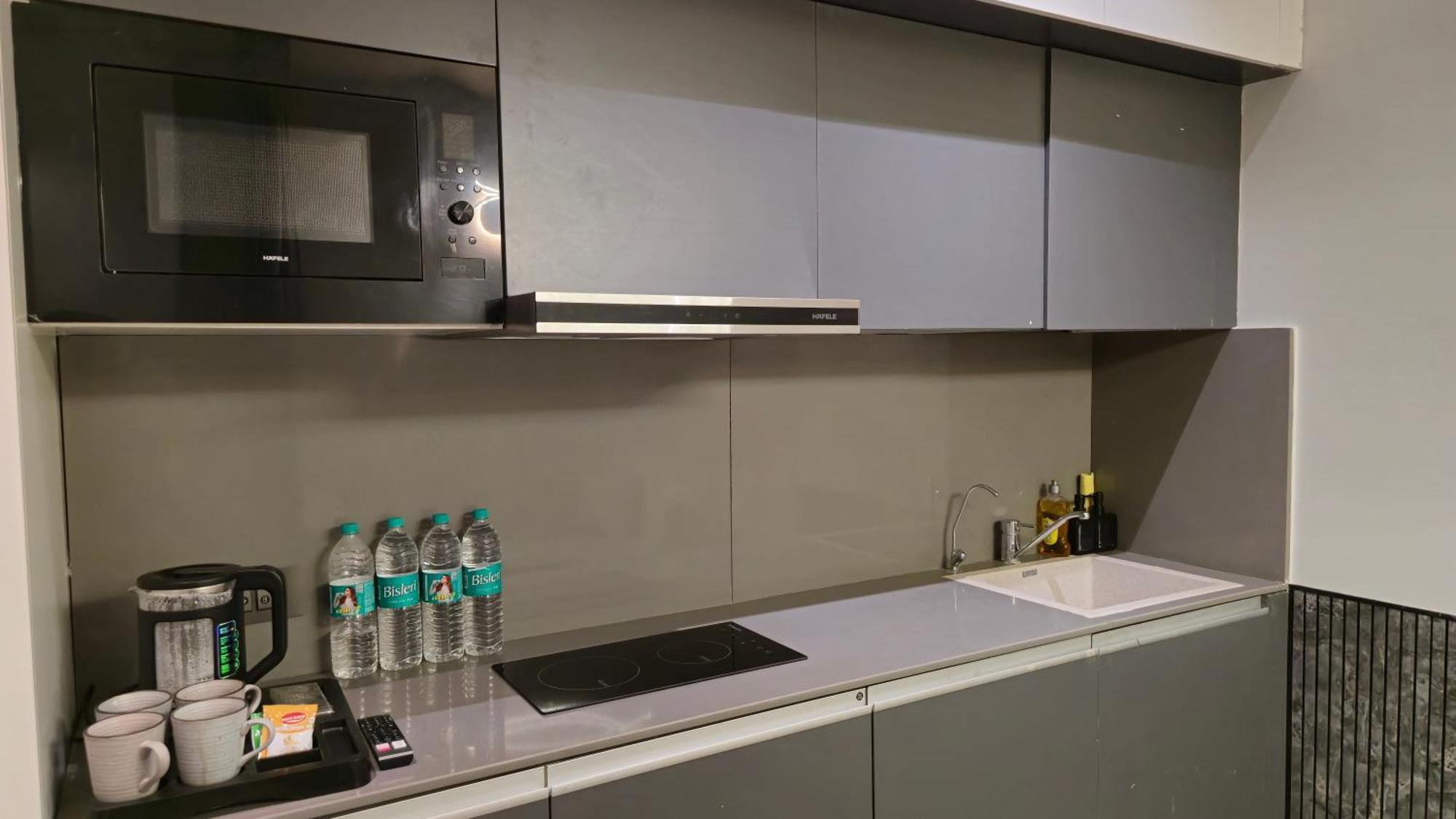 The Luxe Living Hotel Noida Buitenkant foto