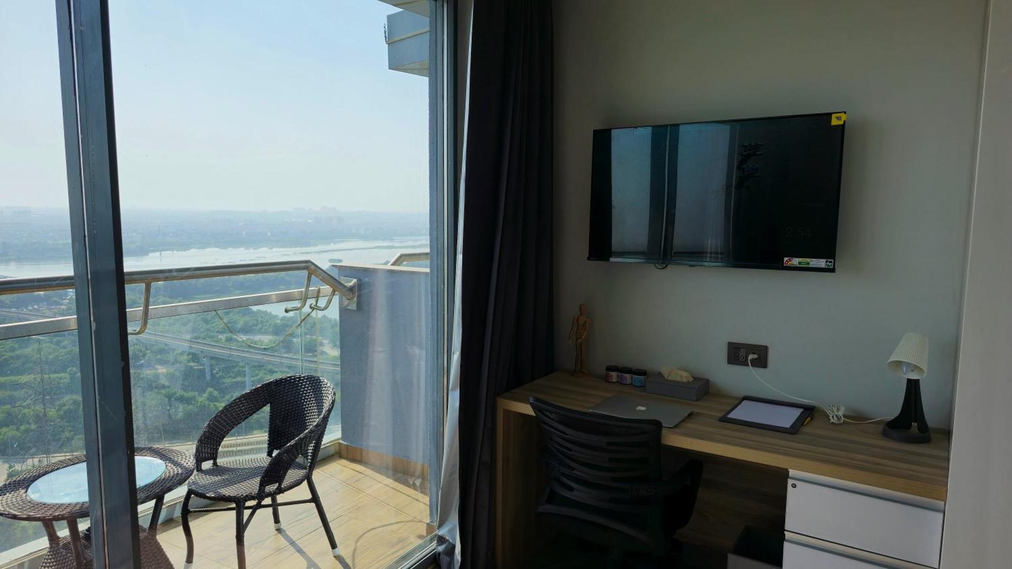 The Luxe Living Hotel Noida Buitenkant foto
